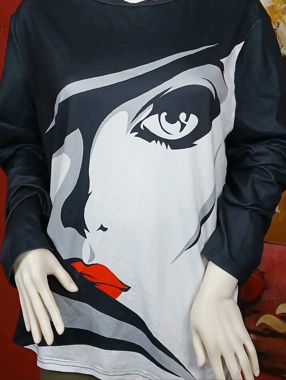 Women’s Black & White Graphic Face Long-Sleeve Shirt - Unbranded